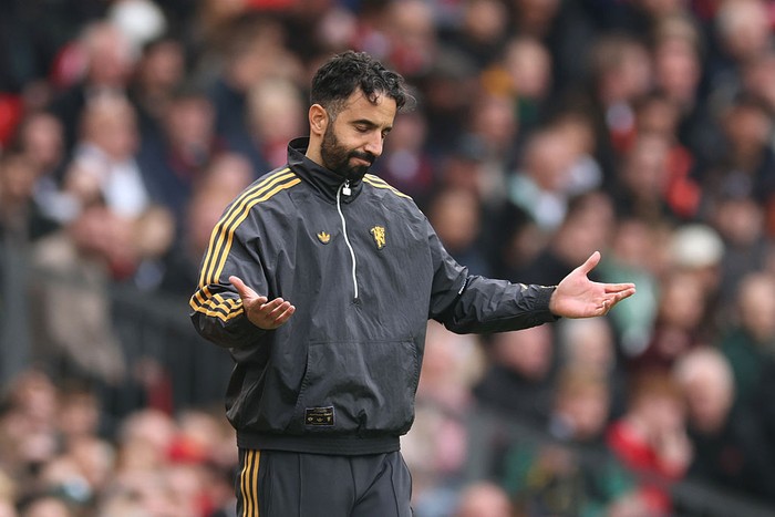 MANCHESTER, ENGLAND - OCTOBER 04: Ruben Amorim, Manager of Manchester United, gestures during the Premier League match between Manchester United and Sunderland at Old Trafford on October 04, 2025 in Manchester, England. (Photo by Carl Recine/Getty Images)