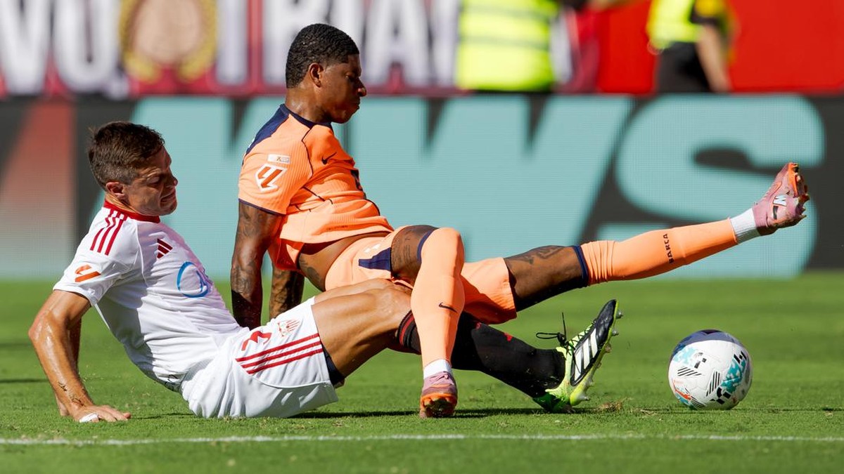 Ssatu gol Rashford tak cukup untuk membawa Barcelona terhindar dari kekalahan. Foto: Eric Verhoeven/Soccrates/Getty Images