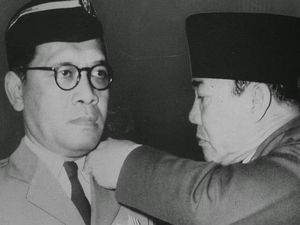 Mengenal Sosok Satu-satunya Orang Sipil yang Dianugerahi Pangkat Jenderal Mengenal Sosok Satu-satunya Orang Sipil yang Dianugerahi Pangkat Jenderal