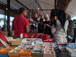 Ketiban Berkah MotoGP Mandalika 2025, UMKM Raup Cuan Jutaan Rupiah