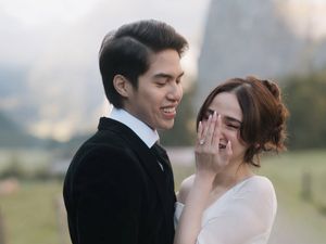 Cincin Lamaran Hampir Rp 1 Miliar, Bukti Cinta El Rumi ke Syifa Hadju Cincin Lamaran Hampir Rp 1 Miliar, Bukti Cinta El Rumi ke Syifa Hadju