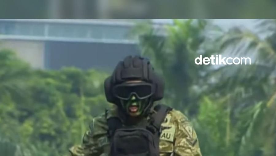 Video: Saat Musuh Hendak Kuasai Tank TNI