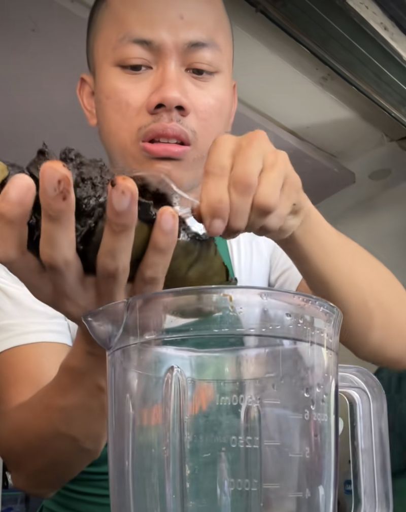 5 Jus Buah Aneh Tantangan Netizen buat Mang Ucup 'Niagara Fruit'