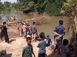 Pelajar SMA di Musi Rawas Hilang Terbawa Arus Sungai Usai Terjun dari Jembatan