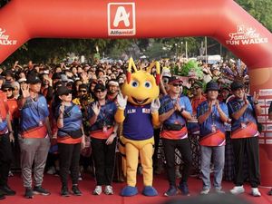 Alfamidi Family Day Fun Walk Ajak Peserta Olahraga Sambil Pilah Sampah