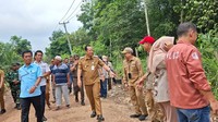 Viral Sampah Berserakan di Pinggir Jalan Muaro Jambi, BBS Turun Tangan