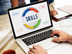 78 Contoh Hard Skill dan Soft Skill dalam CV yang Penting di Dunia Kerja