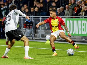 Ajax Pantau Dean James, Segini Nilai Pasarnya