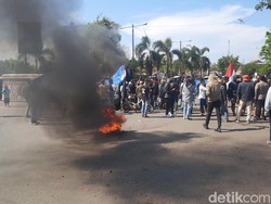 Massa Tuntut Pembakar Rumah Pentolan Masyarakat Pati Bersatu Ditangkap