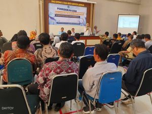 Diskopum Lamongan Targetkan 50% Koperasi Merah Putih Beroperasi Tahun Ini Diskopum Lamongan Targetkan 50% Koperasi Merah Putih Beroperasi Tahun Ini