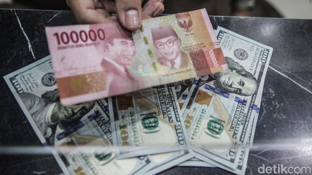 Dolar AS Kembali Perkasa, Rupiah Melemah di Awal Perdagangan
