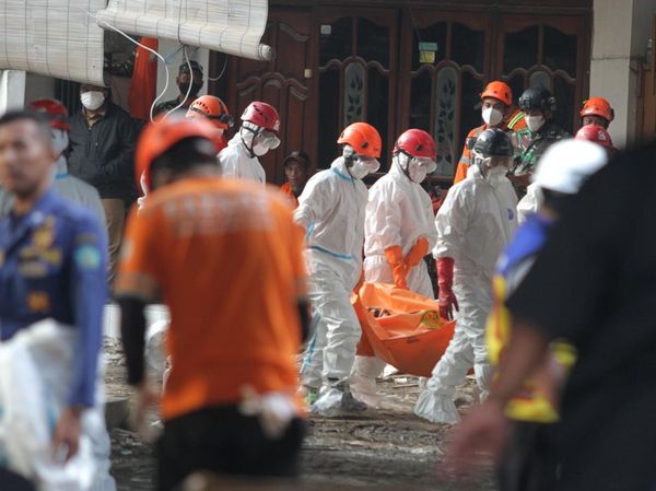 Evakuasi Korban Musala Ambruk di Ponpes Al Khoziny, 63 Meninggal dan Puluhan Masih Tertimbun