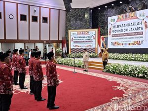 Pramono Lepas Kafilah DKI Jakarta Ikut STQH Nasional 2025 di Kendari