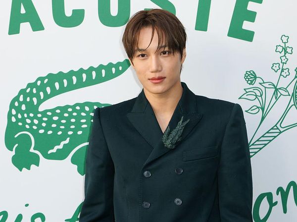 Adu Gaya Kai EXO dan V BTS Tunjukkan Eksistensi di Paris Fashion Week 2025