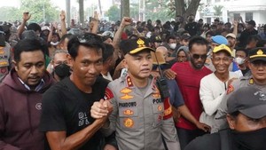 Temui Massa Unjuk Rasa di PT Timah, Ini Pesan Kapolda Irjen Hendro