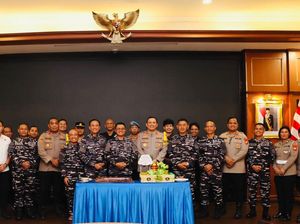 Jalin Sinergitas, Kapolres Priok Beri Surprise ke 5 Mako Saat HUT-80 TNI