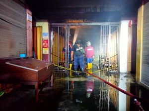 Pasar Wonogiri Sempat Terbakar Lagi Petang Tadi Pasar Wonogiri Sempat Terbakar Lagi Petang Tadi