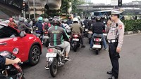 Ada Kecelakaan di Cawang, Lalin MT Haryono Arah Pancoran Macet Pagi Ini