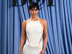 Kim Kardashian Rilis Celana Dalam Berbulu Bak Rambut Kemaluan, Tuai Pro Kontra Kim Kardashian Rilis Celana Dalam Berbulu Bak Rambut Kemaluan, Tuai Pro Kontra