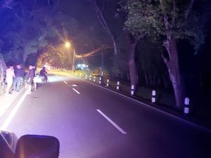 Duduk di Tengah Jalan, Warga Panjatan Kulon Progo Tewas Tertabrak Tiger