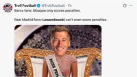 Robert Lewandowski juga gagal penalti dan bikin kans menyamakan skor sirna. Barcelona jadinya dihajar Sevilla, yang bikin dua gol tambahan di injury time. (Foto: X.com/@TrollFootball)