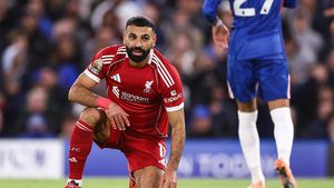 Mo Salah Habis Bensin?