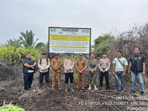 Plang Peringatan Larangan Aktivitas Dipasang di Lanah Eks Karhutla Meranti Plang Peringatan Larangan Aktivitas Dipasang di Lanah Eks Karhutla Meranti