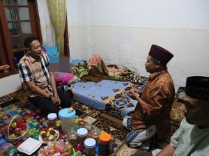 Wali Kota Malang Kunjungi Santri Korban Ponpes Al Khoziny Wali Kota Malang Kunjungi Santri Korban Ponpes Al Khoziny