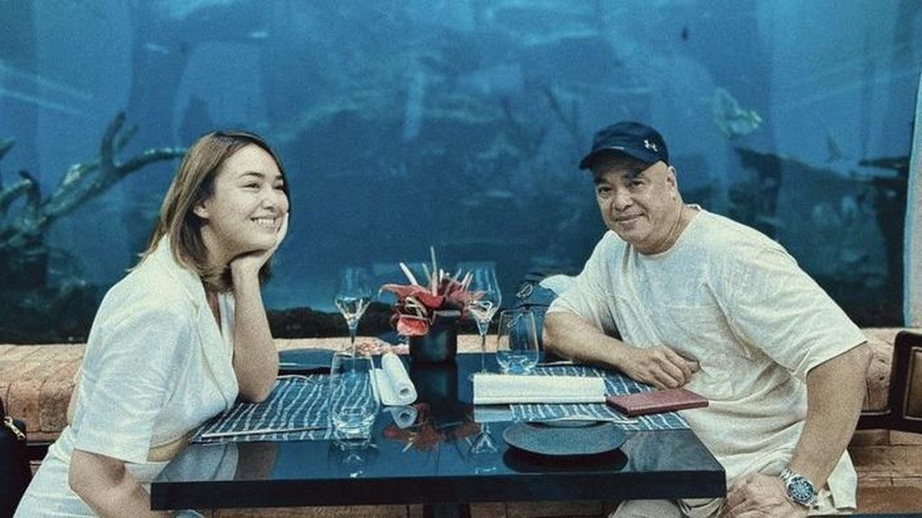 Potret Manis Amanda Manopo Saat Kulineran dan Ngopi Bareng Keluarga Potret Manis Amanda Manopo Saat Kulineran dan Ngopi Bareng Keluarga