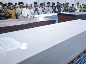 Doa dan Tahlil Iringi Pemulangan Korban Ambruknya Ponpes Al Khoziny