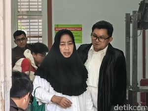 Kubu Sari Ungkap Darmawangsyah Muin Terima Rp 4 M Terkait Proyek Jalan Lutra Kubu Sari Ungkap Darmawangsyah Muin Terima Rp 4 M Terkait Proyek Jalan Lutra