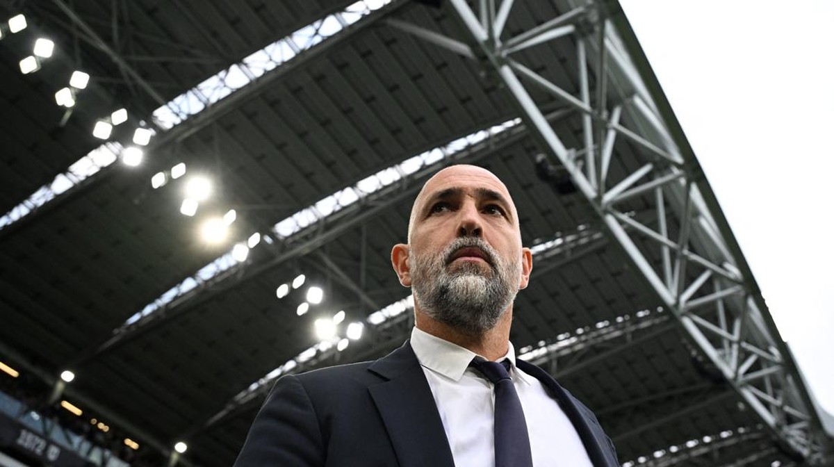 Igor Tudor tak enjoy pada hari pertamanya kerja di Spurs. (Foto: REUTERS/Jennifer Lorenzini)