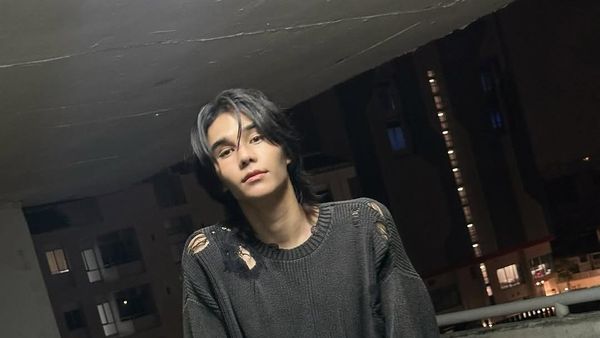 Aksi Penyanyi Thailand Jeff Satur Jadi Akamsi di Jakarta