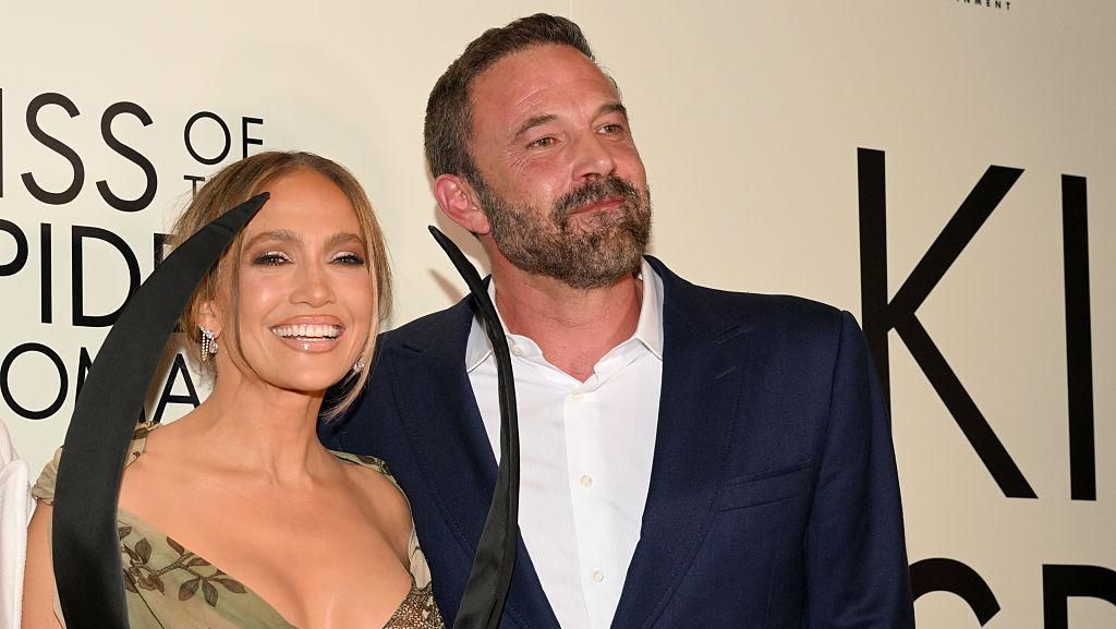 Momen Mesra Jennifer Lopez dan Ben Affleck setelah Cerai Momen Mesra Jennifer Lopez dan Ben Affleck setelah Cerai