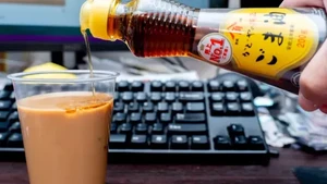 Bukan Campur Arak, Ada Ajakan Minum Kopi Pakai Minyak Wijen di Jepang