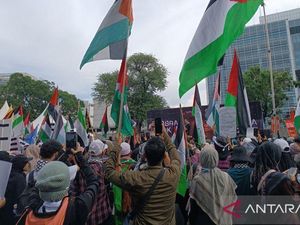 Ada Aksi Bela Palestina Depan Kedubes AS, Jalan Medan Merdeka Selatan Ditutup Ada Aksi Bela Palestina Depan Kedubes AS, Jalan Medan Merdeka Selatan Ditutup