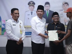1.000 Setifikat Tanah Dibagikan ke Warga, Bupati Fawait Apresiasi Pusat