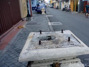 Duh! Plat Besi Lampu Hias Jalan Panggung Raib Duh! Plat Besi Lampu Hias Jalan Panggung Raib