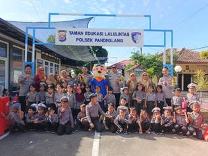 Aiptu Agung Ginanjar Gagas SKCK Delivery-Taman Edukasi Lalin di Polsek Pandeglang Aiptu Agung Ginanjar Gagas SKCK Delivery-Taman Edukasi Lalin di Polsek Pandeglang