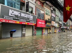 Video: Vietnam Dilanda Banjir, Sekolah-Bandara Terdampak