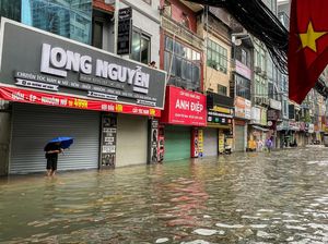 Video: Vietnam Dilanda Banjir, Sekolah-Bandara Terdampak Video: Vietnam Dilanda Banjir, Sekolah-Bandara Terdampak