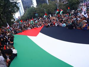 Aksi Pro-Palestina di Berbagai Negara Peringati 2 Tahun Perang Gaza