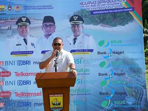 Andre Rosiade Buka Kejurnas Sepakbola U-12 di Pariaman Sumbar