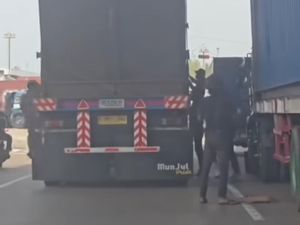 Tak Ada Takut-takutnya Bajing Loncat Tengah Hari Bolong di Koja Tak Ada Takut-takutnya Bajing Loncat Tengah Hari Bolong di Koja