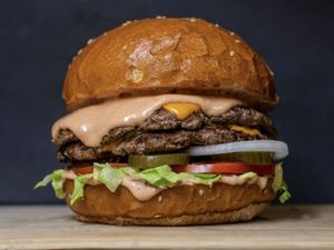 Burger Termahal di Dunia Rp 182 Juta! Dibuat Cuma untuk Undangan