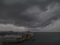 Penyebab Waspada Cuaca Ekstrem di Jatim, Ini Daerah yang Harus Waspada