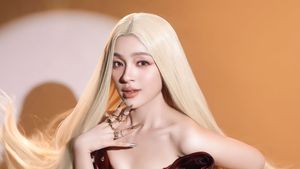 8 Potret Elsa Japasal Tampil Manglingi, Cantik Unreal Dengan Rambut Blonde