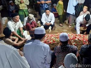 Pemakaman Jasad Korban KM Tunu Jaya Asal Pasuruan Ditemukan Setelah 3 Bulan Pemakaman Jasad Korban KM Tunu Jaya Asal Pasuruan Ditemukan Setelah 3 Bulan