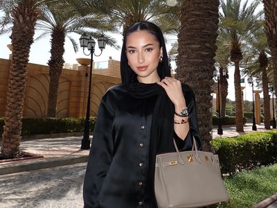 Potret Jennifer Coppen Berkerudung, Dukung Justin Hubner di Arab Saudi