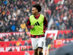 Zirkzee Pertimbangkan Cabut dari MU